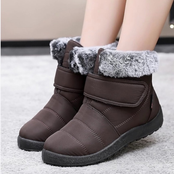 Brown Winter Snow/Rain Boots - Picture 1 of 4